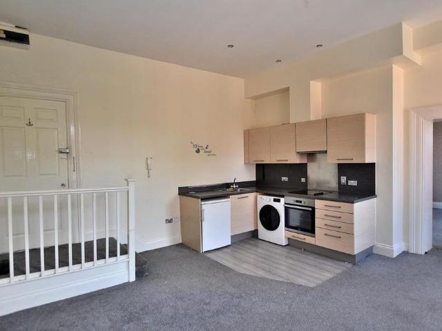 Apartment for rent in Dixons Green, West Midlands