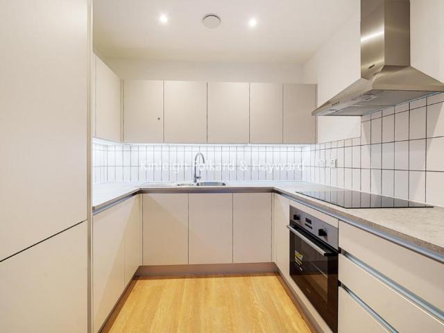 Flat for rent in Gascoigne Estate, Greater London
