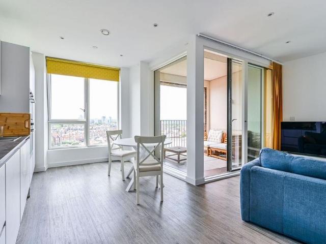 Apartment for rent in Stamford Hill, Greater London