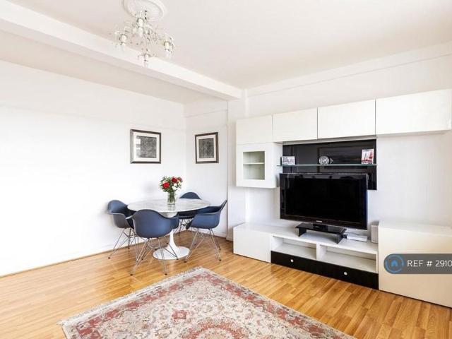 Apartment for rent in West Kensington, Greater London