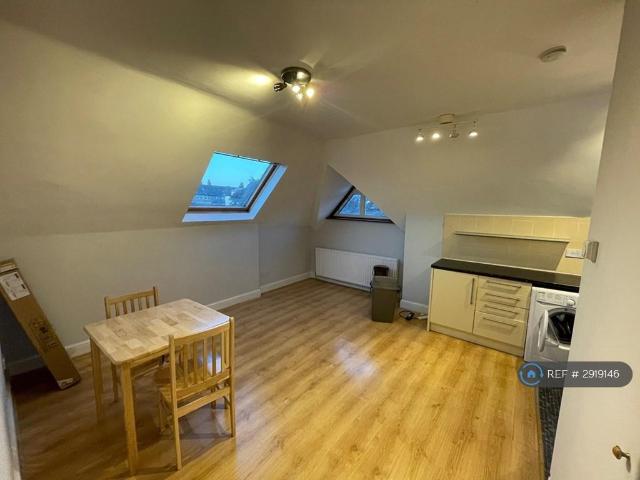 Flat for rent in Golders Green, Isle Of Man
