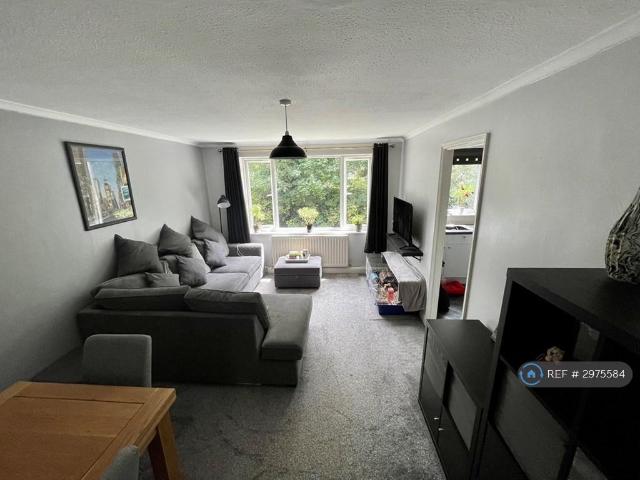 Flat for rent in Ramsden, Greater London