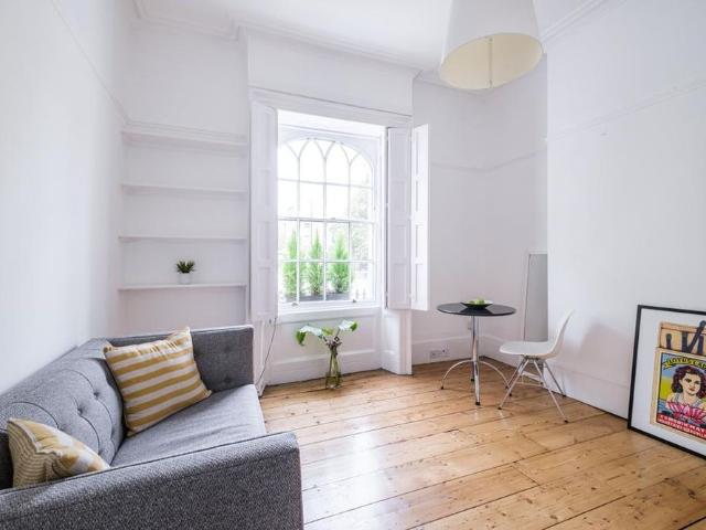 Apartment for rent in Highbury, Greater London