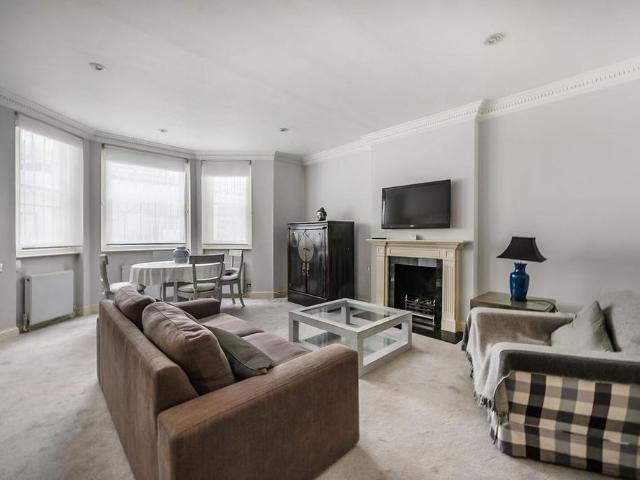 Apartment for rent in The Boltons, Greater London