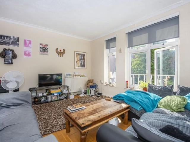 Apartment for rent in Roehampton, Greater London
