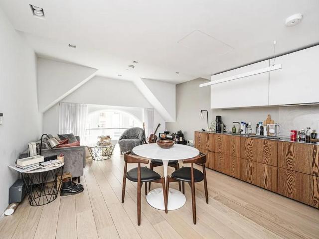 Flat for rent in West Smithfield, Lyons