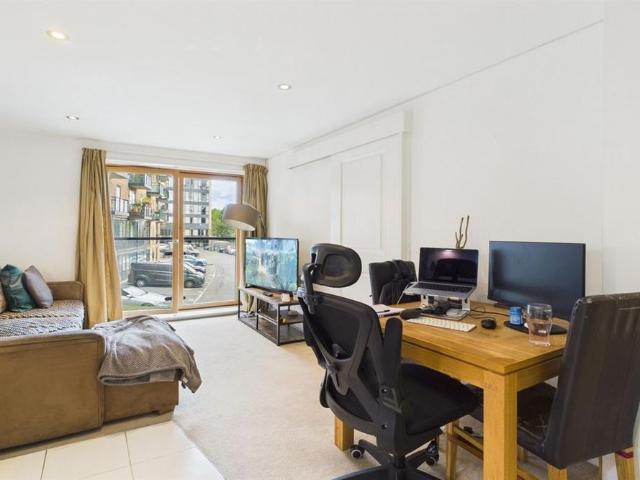Apartment for rent in Wimbledon Park, Greater London