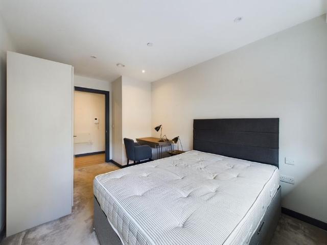 Apartment for rent in Cavern Quarter, Calderstones