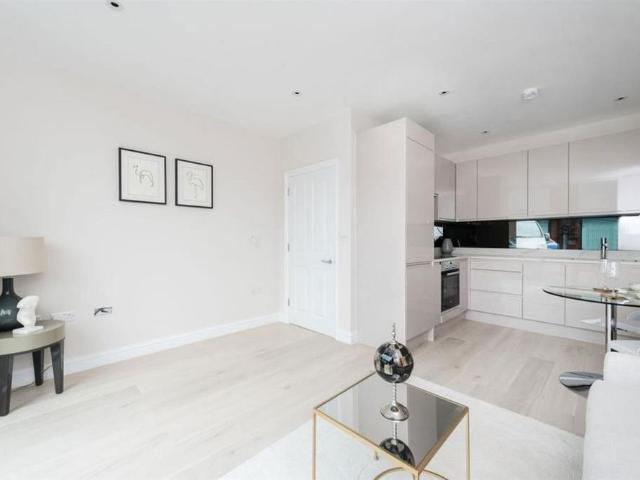 Apartment for rent in Well Hall, Greater London