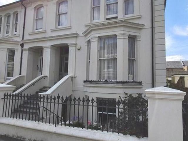 Flat for rent in Aldrington