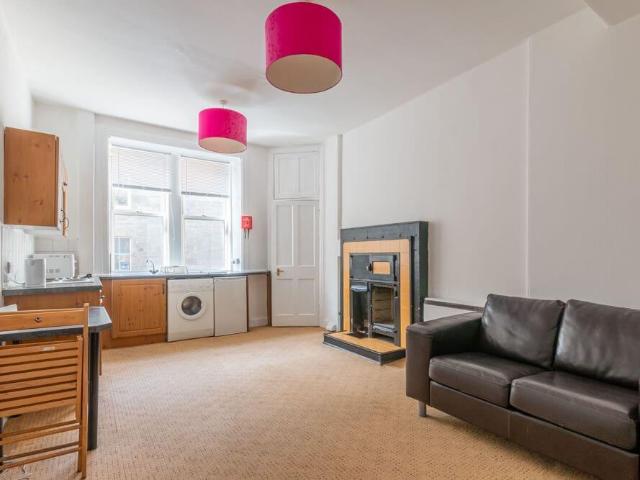 Flat for rent in Southside, Scotland