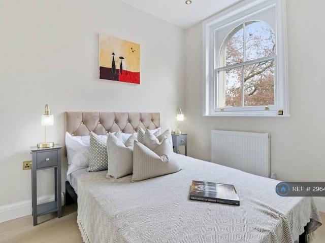 Flat for rent in Bayswater, Greater London