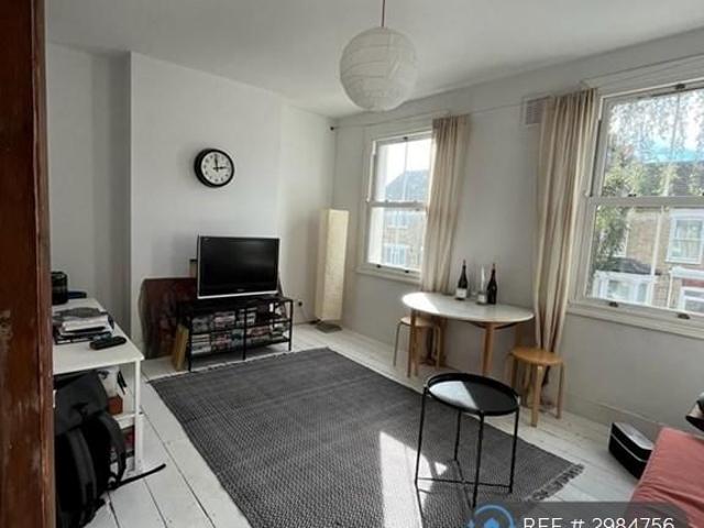 Apartment for rent in Bellenden, Greater London