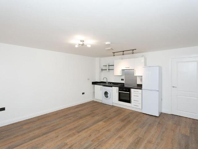 Flat for rent in Kingswood, North Watford