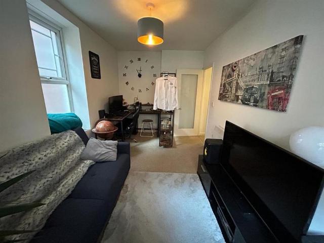 Apartment for rent in Littlecote, West Sussex