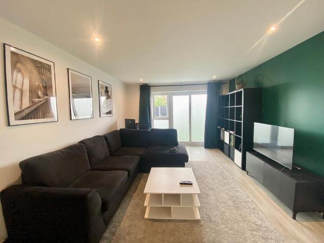 Apartment for rent in Gorse Hill, Trafford Park