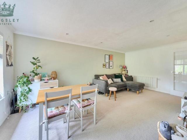 Apartment for rent in Watford Heath, North Watford