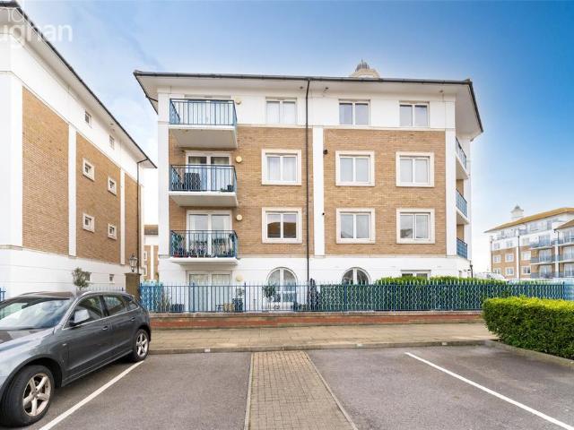 Flat for rent in Roedean