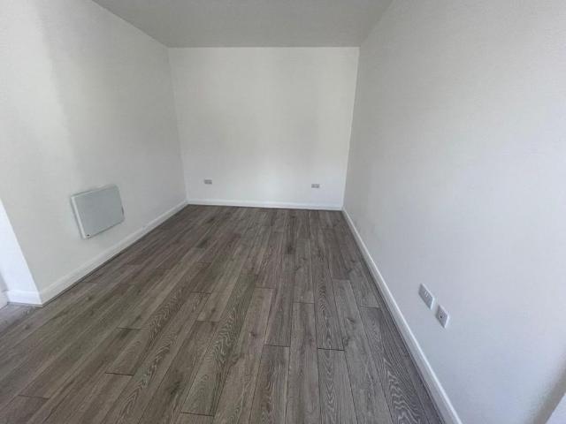 Apartment for rent in Halfway, Dafen