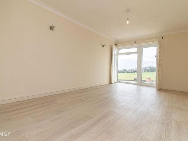 Apartment for rent in The Knap, Barry