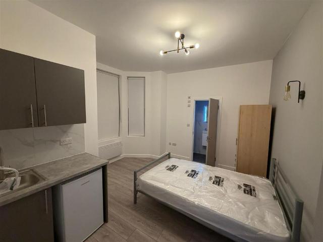 Flat for rent in London Borough of Croydon, Thornton Heath
