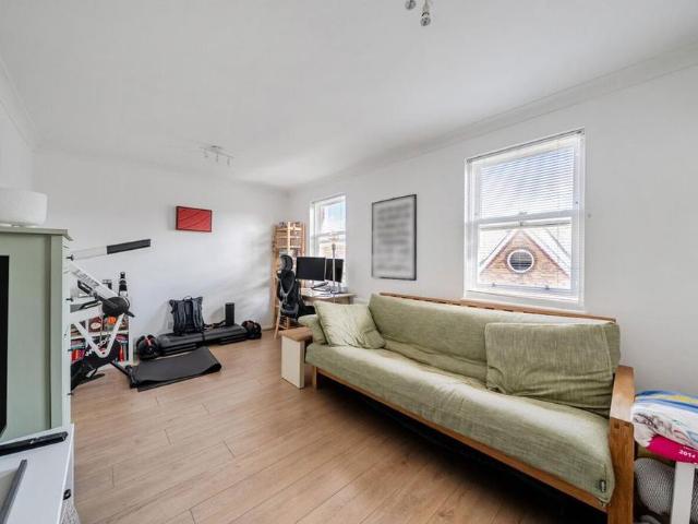 Apartment for rent in Earlsfield, Greater London
