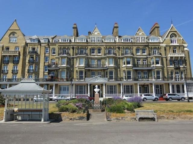 Flat for rent in East Cliff, Acol