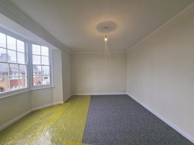 Apartment for rent in Upper Walmer, Ash