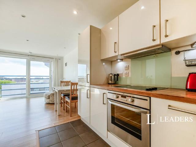 Flat for rent in Portsea, City Of Portsmouth