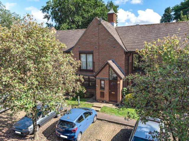 Flat for rent in Barton, The Slade