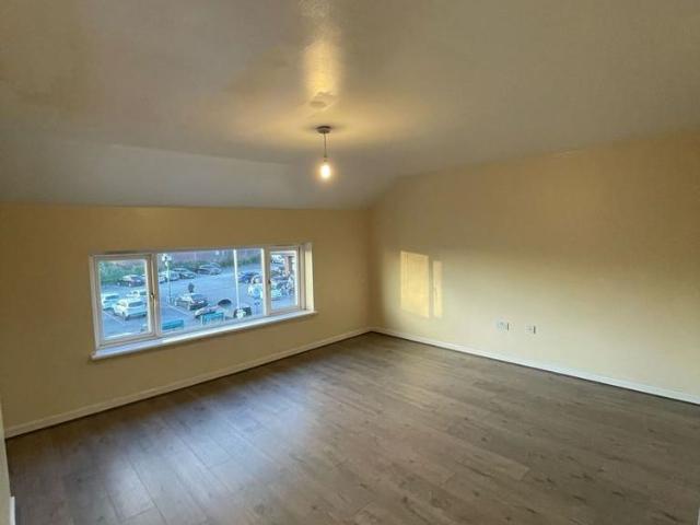 Apartment for rent in Dixons Green, West Midlands