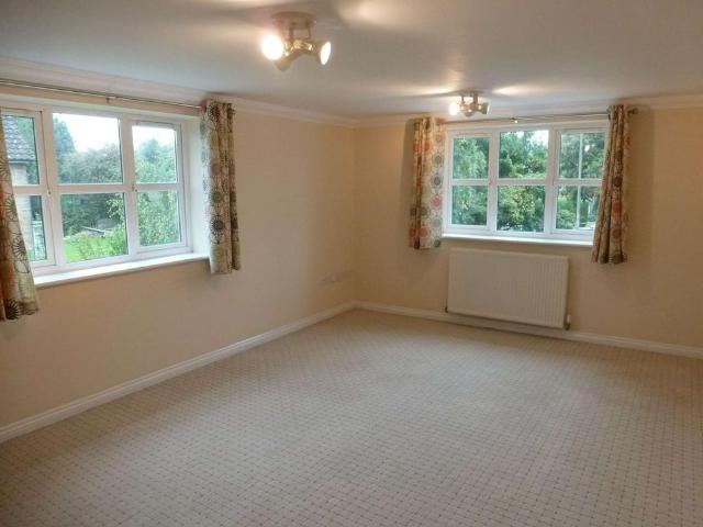 Apartment for rent in Perryfields, West Sussex