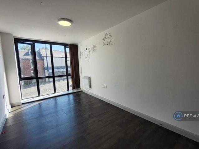 Apartment for rent in Deeplish, Burnedge