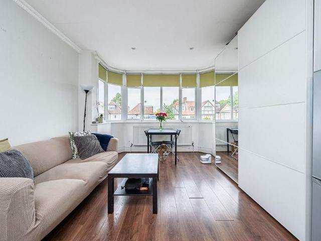 Apartment for rent in London Borough of Barnet, Greater London