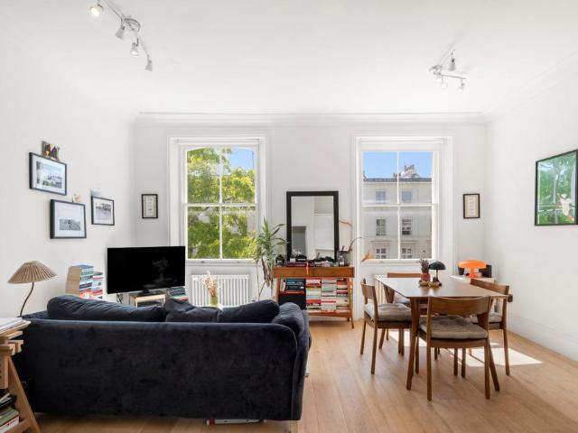 Flat for rent in St. John's Wood, Greater London
