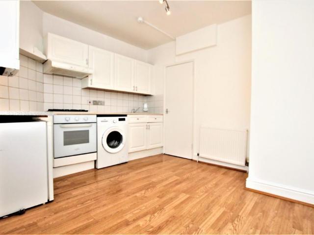 Flat for rent in South Hampstead, Greater London