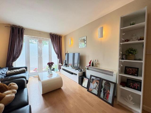 Apartment for rent in New Parks, Old Wharf