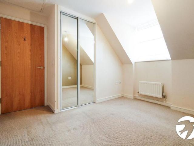 Apartment for rent in Worcester Park Estate, Monks Orchard