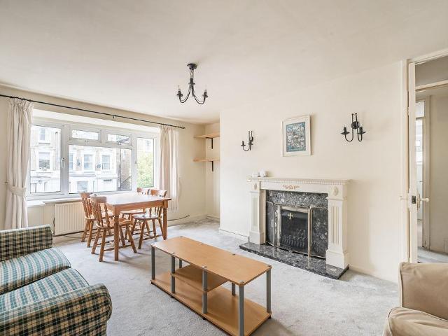 Flat for rent in London Borough of Ealing, Greater London