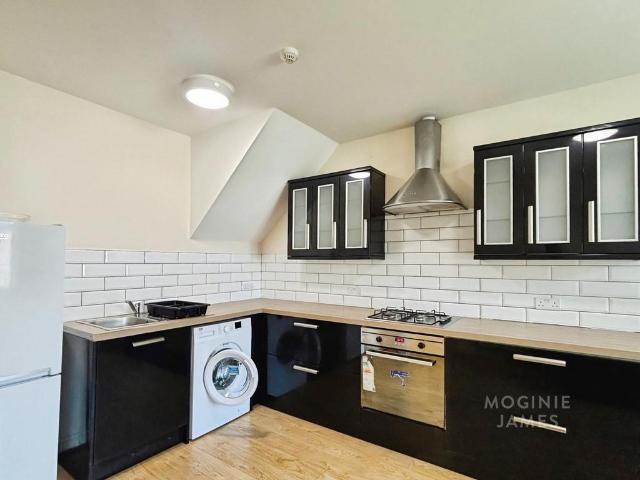 Flat for rent in Plasnewydd, Falcon Lodge