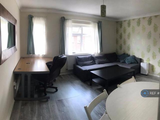 Apartment for rent in Watford Rural, Batchworth