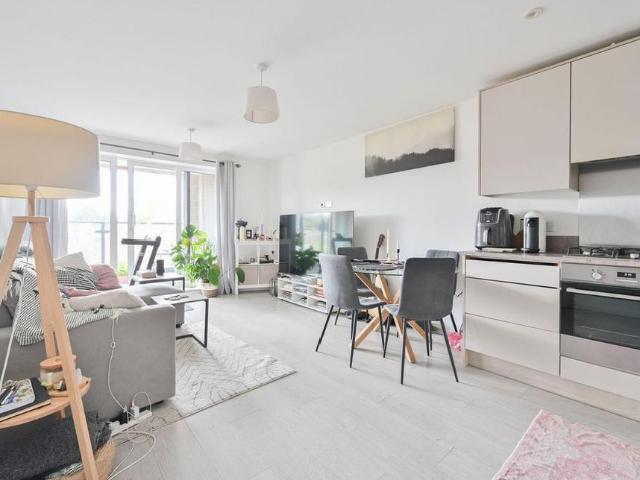 Apartment for rent in Watford Heath, North Watford