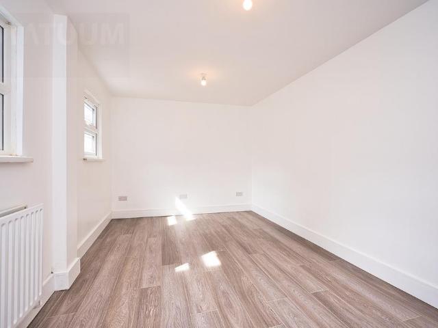 Flat for rent in Newbury Park, Isle Of Man