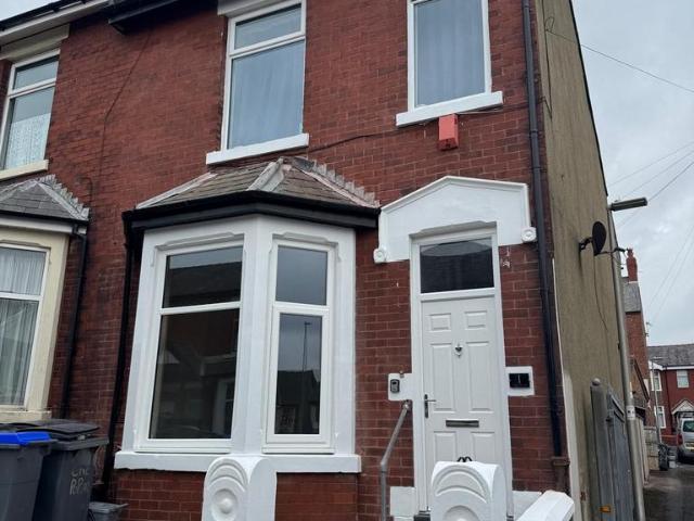 Flat for rent in Queenstown, Blackpool