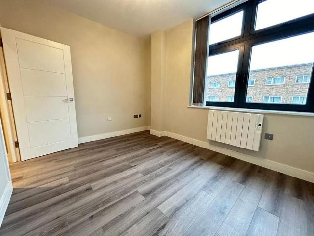 Apartment for rent in The Image, Pouchen End