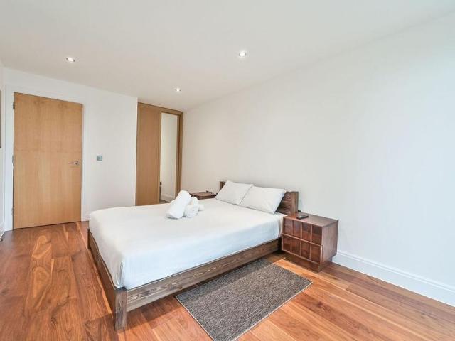 Apartment for rent in The Close, Hampshire
