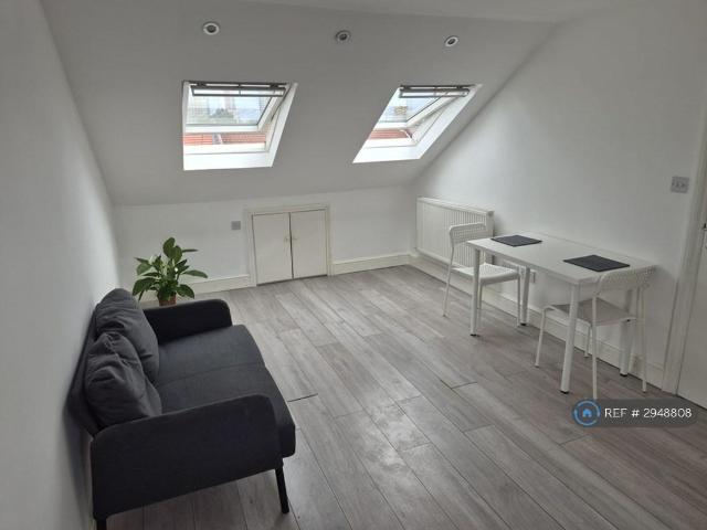 Flat for rent in Greater London
