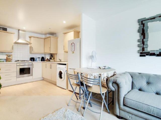Apartment for rent in Lane, Greater London