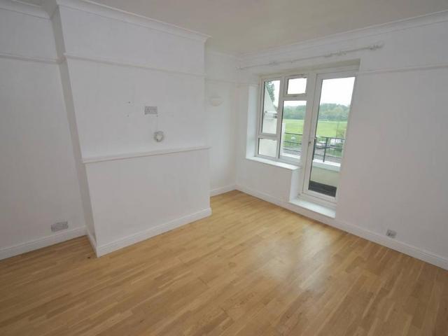 Apartment for rent in Elstree and Borehamwood, Borehamwood