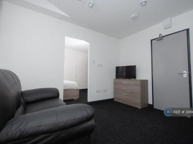 Room for rent in Stoke, Stoke-on-Trent
